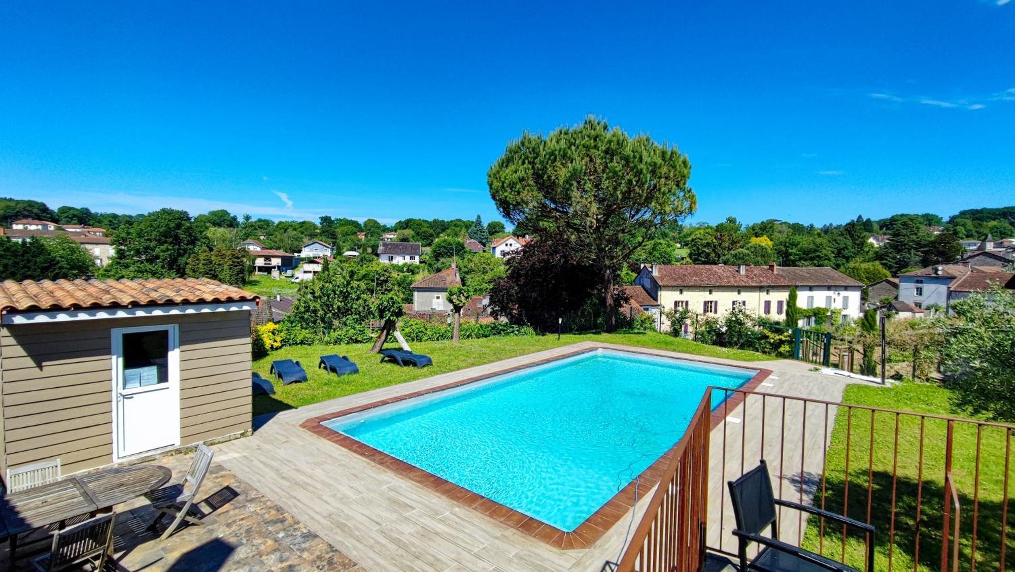 Logis Grand Hotel Pelisson Nontron Exterior photo