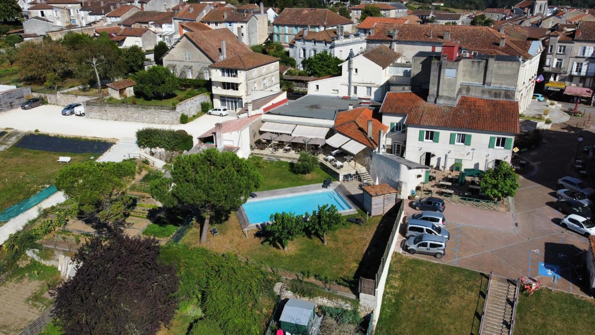 Logis Grand Hotel Pelisson Nontron Exterior photo